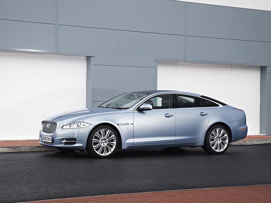  Jaguar XJ 2009 года  (UK) (фото 13 из 30)
